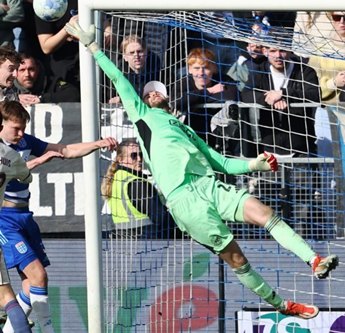 Hasil Liga Conference: Maarten Paes Starter, Ajax Taklukkan Shelbourne 3-1