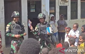 Bantuan Alat Tulis bagi 50 Siswa SD Popome Lanny Jaya