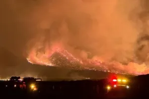 Gunung Bromo Ditutup Total! Kebakaran Meluas, Wisatawan Dilarang Masuk Mulai Malam Ini