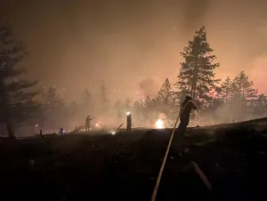 Kebakaran Hutan di Kanada Meluas Dua Kali Lipat, Ribuan Warga Mengungsi
