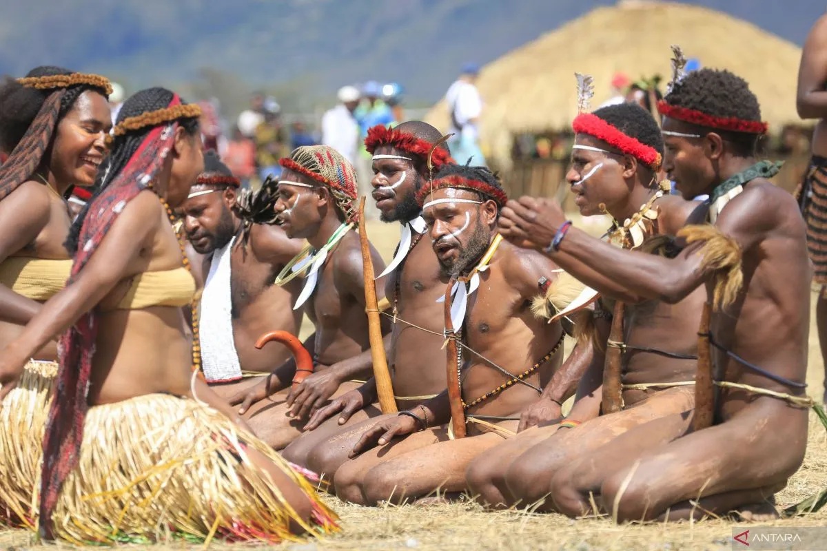 Festival Lembah Baliem Pertahankan Eksistensi Nilai Adat ...