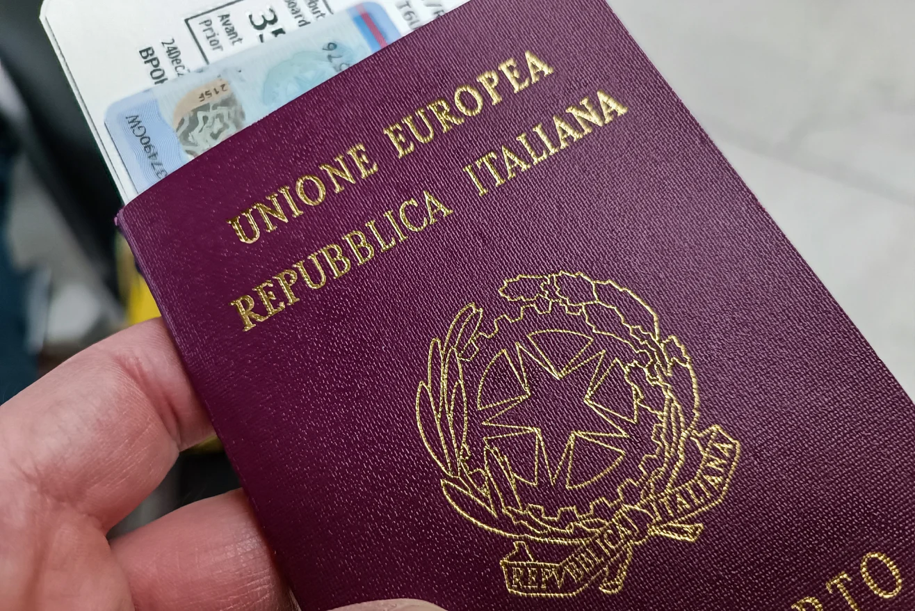 Liburan Terganggu, Turis Italia Kini Diperiksa Ketat Saat...