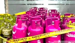 Modus Pipa Besi dan Selang! Tiga Pengoplos Gas Elpiji Subsidi di Karawang Digulung Polisi