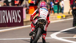 Veda Ega Terpeleset, Start dari Baris Keenam Moto3 Inggris