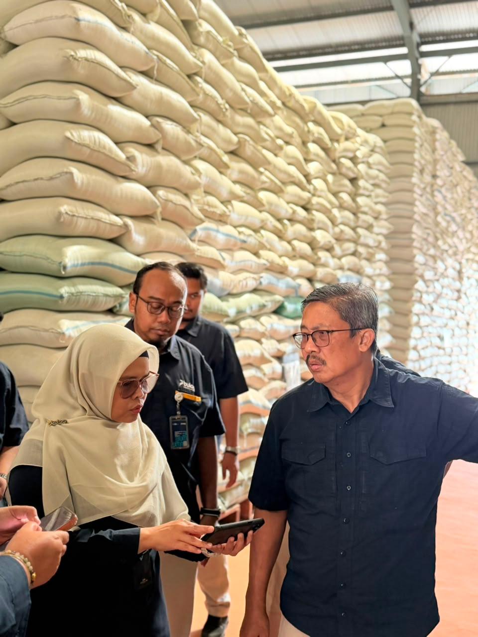 BULOG: Stok Beras Nasional Capai 5,25 Juta Ton Tersebar di Seluruh Gudang!