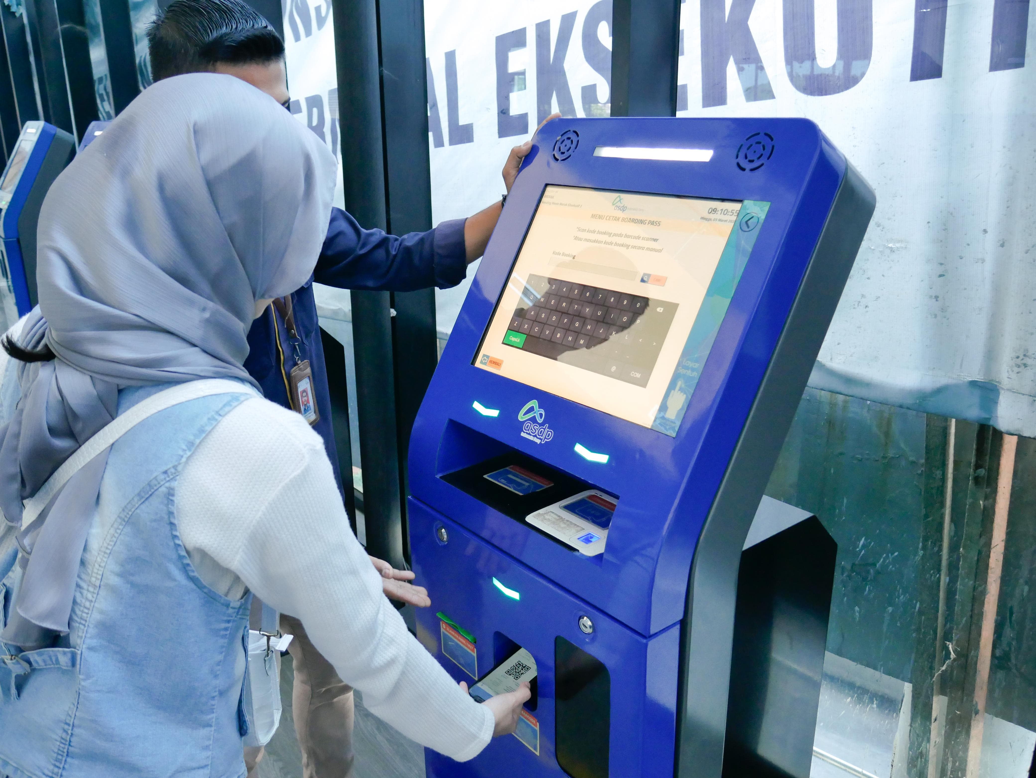 Digitalisasi ASDP Perkuat Layanan, Pelanggan Ferizy Tembu...