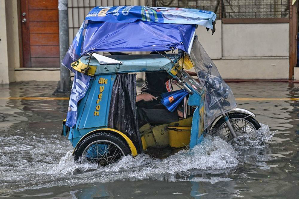 Diterjang Badai Habagat, 8 Warga Filipina Tewas Akibat Lo...