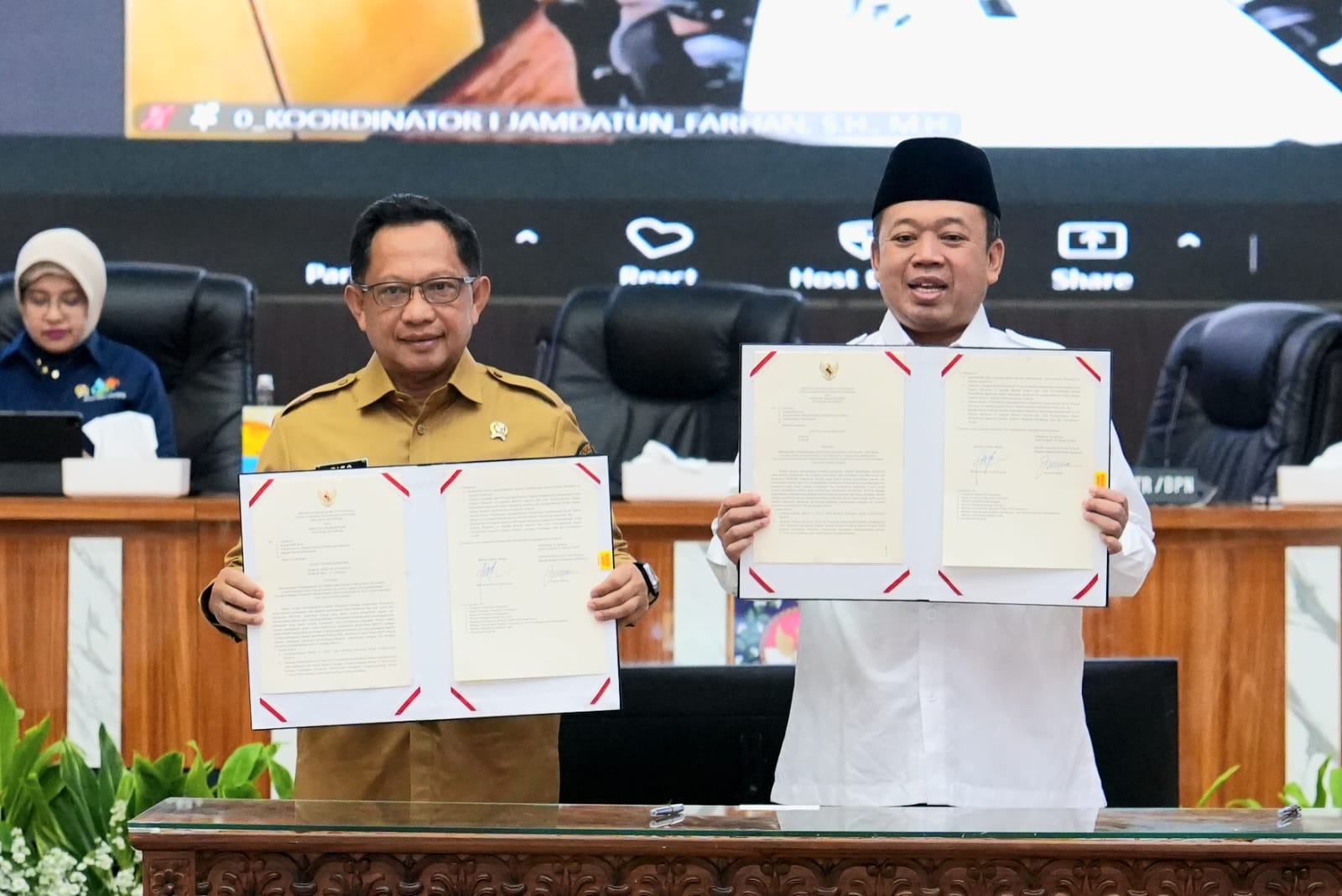 Mendagri dan Menteri ATR/BPN Teken SEB, Layanan BPHTB Dip...