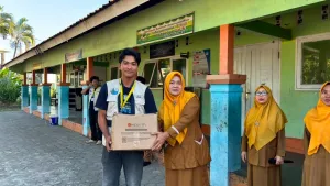 Perkuat Literasi Masyarakat, Deepublish Store Donasi Buku Lewat Program KKN-PPM UGM 