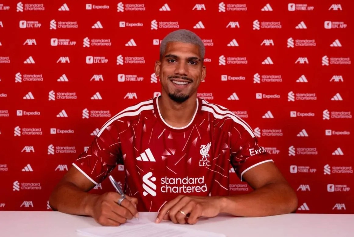 Kenapa Liverpool Resmi Pinjam Bek Uruguay Ronald Araujo d...