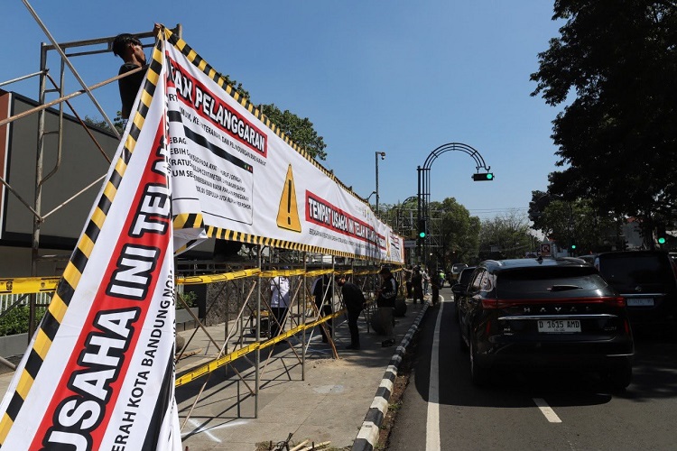 Pemkot Bandung Siapkan Penanaman Pohon Pengganti di Jalan...