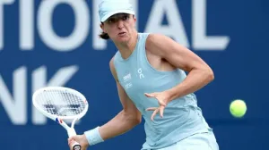 Swiatek Melaju Melewati Shnaider Menuju Semifinal Toronto