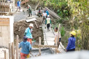 Terisolasi Bertahun-tahun, Puluhan KK Petani Gunungkidul Akhirnya Punya Jembatan Beton!