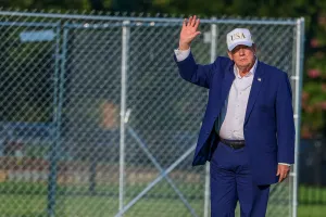 Trump Pilih Tekanan Ekonomi untuk Hadapi Iran