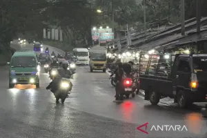 BMKG Prakirakan Sebagian Besar Kota di Indonesia Alami Cuaca Berawan–Hujan Ringan pada Rabu