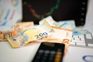 Italia Usul Tambah Pajak Bank Kelas Kakap