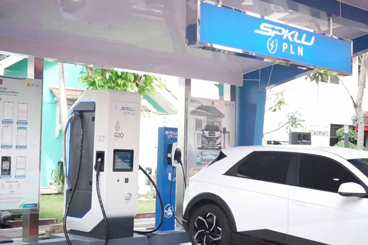 Kementerian ESDM Percepat Pemerataan SPKLU Imbangi Pertum...