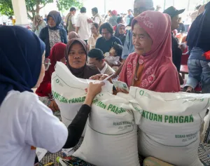 Pemkot Surabaya dan Kementan Pastikan Penyaluran Bantuan Beras Tepat Sasaran
