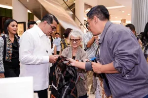 Menekraf Ingin Tenun jadi Kekuatan Ekonomi Kreatif