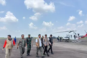 Pastikan Kebakaran Padam, Dua Jenderal Bintang Dua Ini Pantau Karhutla Lahan Gambut di Muaro Jambi dengan Helikopter