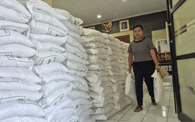 Perum Bulog Catat Serapan Beras dari Masyarakat Capai 3,4...