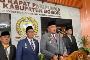 Viral Tukang Cukur Soal Bendera, Bupati Bogor Angkat Bicara