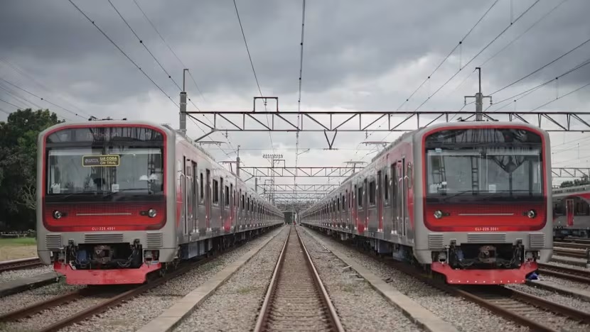 Kado HUT RI, KAI Beri Tarif Khusus Rp8 untuk KRL Commuter dan LRT Jabodebek pada 17 Agustus 