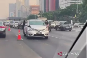 Kecelakaan di Tol Dalam Kot...