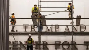 Nama Trump Kembali Dipasang di Gedung Kennedy Center 