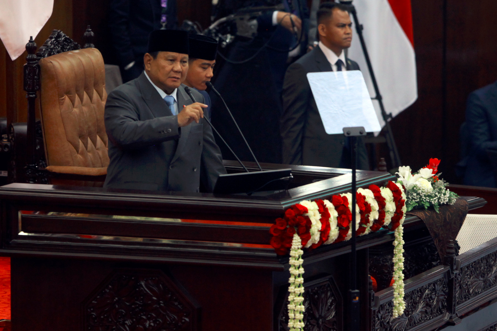 Prabowo: Defisit APBN Tetap 0,91 Persen Meski Belanja Neg...