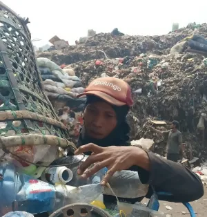 Sampah, Teknologi Pemusnah dan Tersingkirnya Pemulung