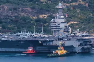 Trump Perintahkan AL Singkirkan Sistem Canggih EMALS dan Kembali Pakai Ketapel Uap untuk Luncurkan Jet Tempur dari Kapal Induk