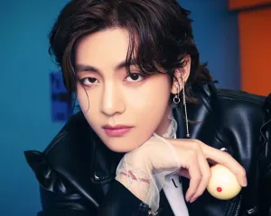 V BTS Ungkap Perjuangannya Mengatasi Gangguan Pendengaran Saat "Live" di Weverse 