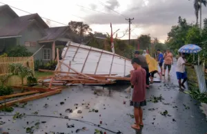 Angin Kencang Merusak Sejumlah Rumah Warga di Sigi