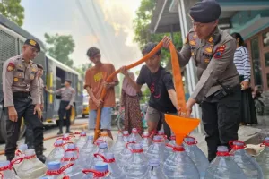 Keren Tak Cuma Atasi Kerusuhan, Mobil Water Canon Polres Kudus Kini Dipakai Salurkan Air Bersih