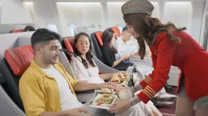 Pilihan Pelancong Dunia, Vietjet Dinobatkan sebagai Maskapai dengan Seragam Awak Kabin Terbaik