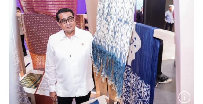 Tenun Dinilai Menekraf Harus Ditampilkan Agar Nilai Ekono...