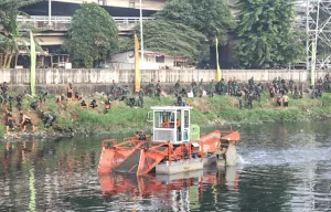 TNI-Polri dan Pemprov DKI Gelar Aksi Bersih Sungai dan Bantaran di 11 Lokasi