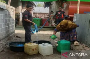 Penyaluran Bantuan 200 Ribu Liter Air Bersih untuk Mengatasi Kekeringan di Wilayah NTB