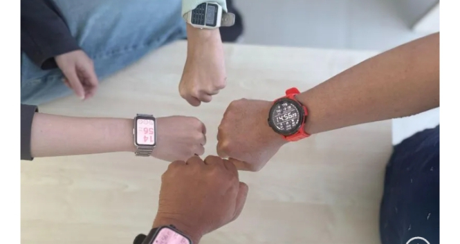 "Smartwatch" Bukan Hanya Gaya & Tren, Kini Bergeser pada ...