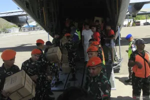 Tak Tinggal Diam, TNI AU Gerak Cepat! 13 Ton Bantuan Dikirim untuk Korban Gempa NTT
