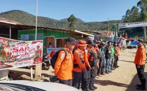 Tim SAR Kawal 2.557 Pendaki Upacara di Gunung Bawakaraeng