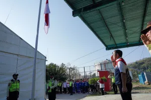 Dirut Pertamina Turun Langsung ke Lokasi Gempa Flores, Salurkan Bantuan dan Pimpin Upacara HUT ke-81 RI.