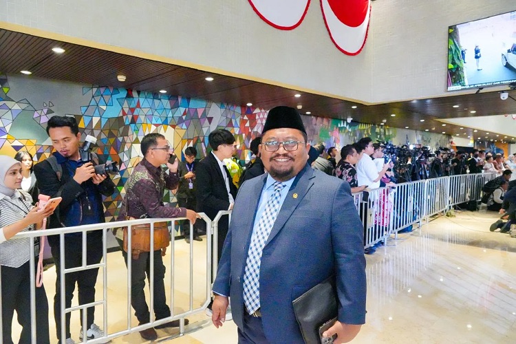 DPR Sebut Wacana Kewarganegaraan Ganda Perlu Dikaji Secar...