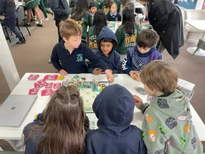 Indonesia–Australia Perkuat Pendidikan Perubahan Iklim melalui Gim Edukatif GenerAksi