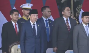 Jokowi Tiba di Istana untuk HUT RI ke-81, Penampilan dengan Adat Bali Jadi Sorotan