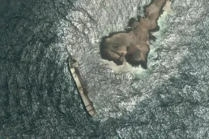 Kapal Tanker Karam, 12 Km Pesisir Pantai Oman Kini Menghitam