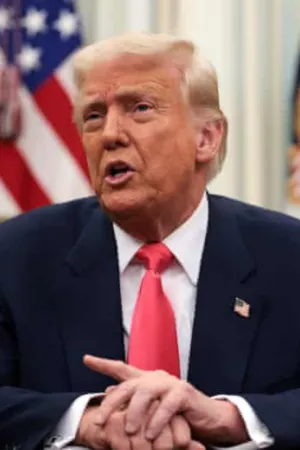 Trump Desak Iran Kibarkan Bendera Putih