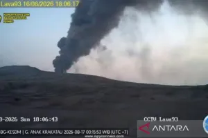 Waspada Gunung Anak Krakatau! Tercatat 8 Kali Letusan Disertai Lava Pijar