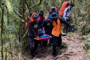 Basarnas Berhasil Evakuasi Puluhan Pendaki Gunung Bawakaraeng